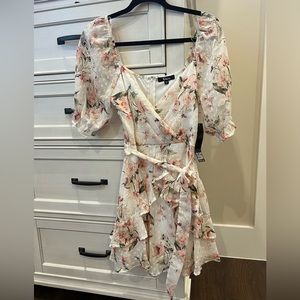 Adorable flower printed dress, size Medium